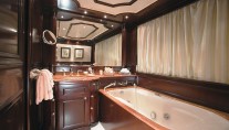 ALIBI  Master Bath Hers